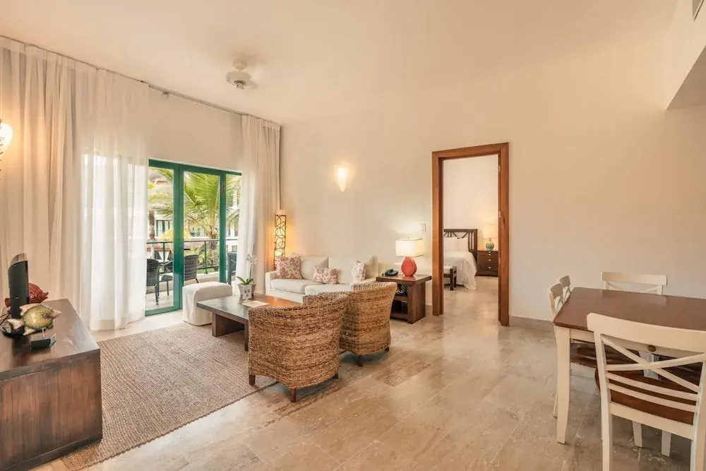5 Guests 2 BR Jacuzzy Balcony Sublime