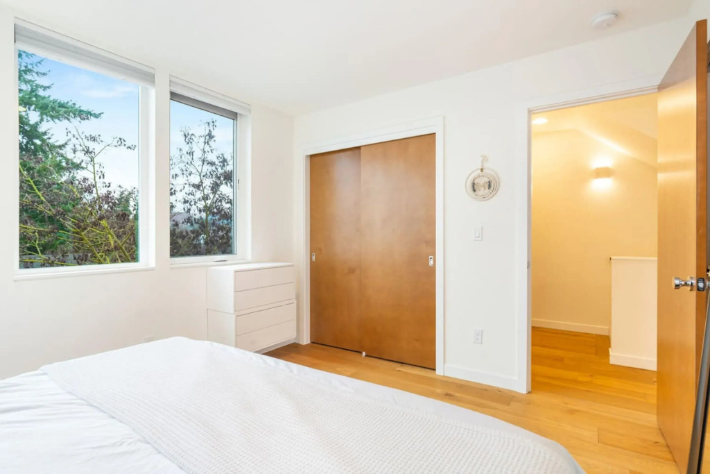 3BR 2BA The Art Haus on Capitol Hill Rooftop