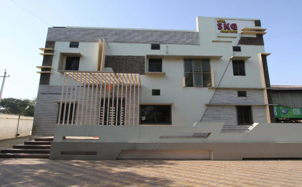 Hotel SKG Comforts by OYO Rooms
