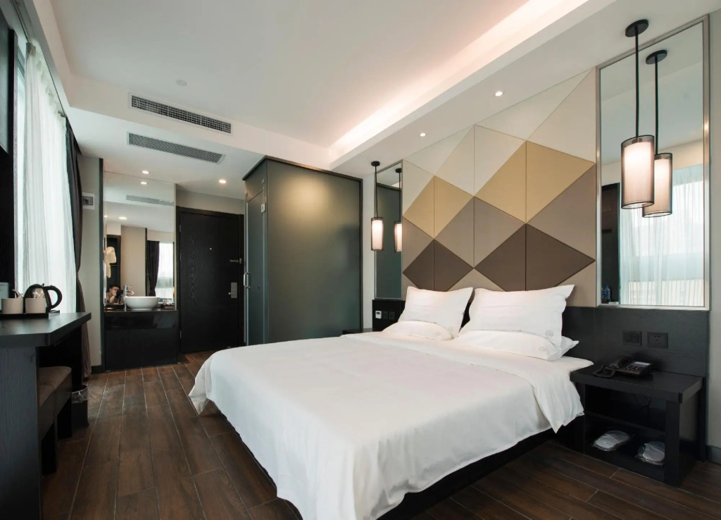Luckyland Trade Building Hotel