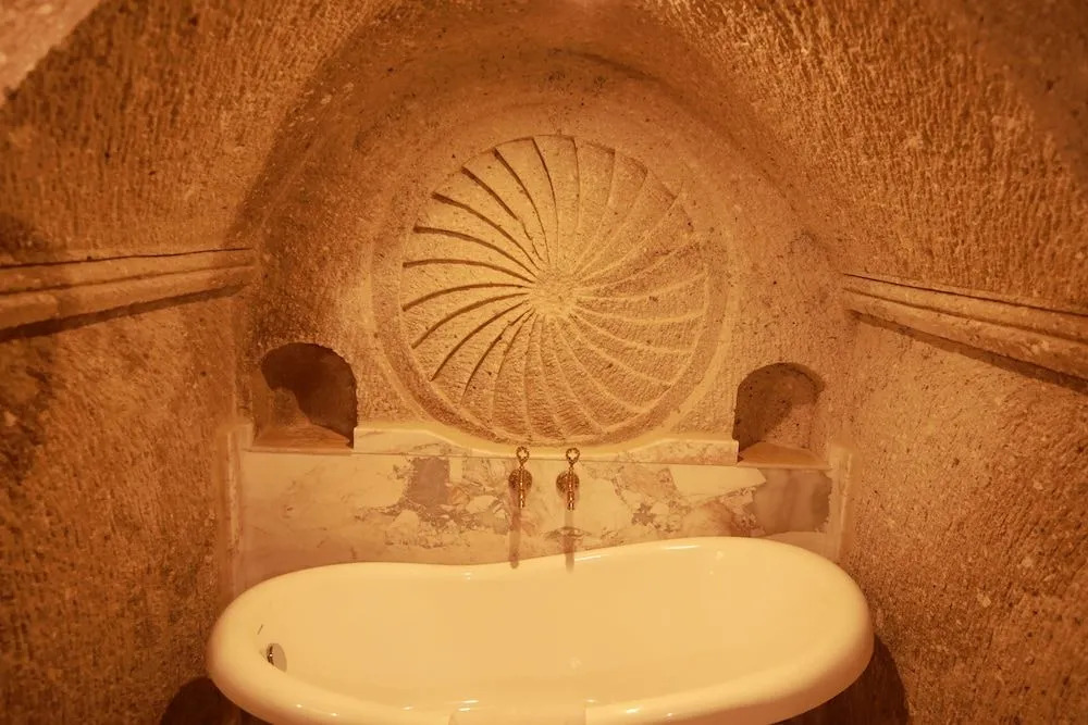 Sarnich Cave Suites