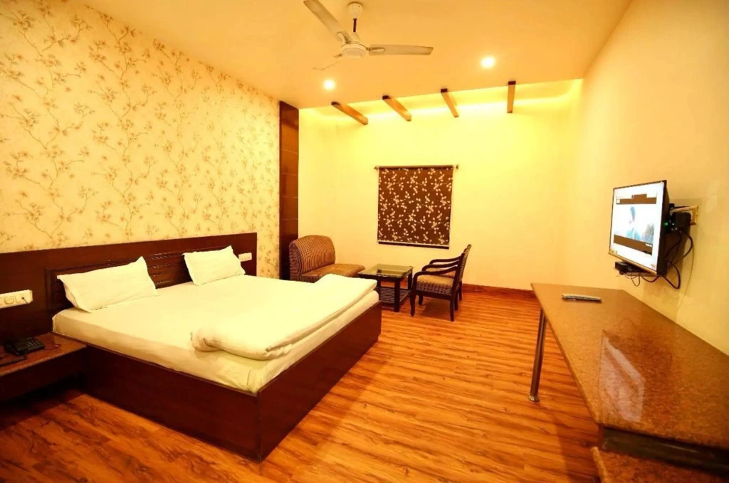 Hotel Kishore International by OYO Rooms