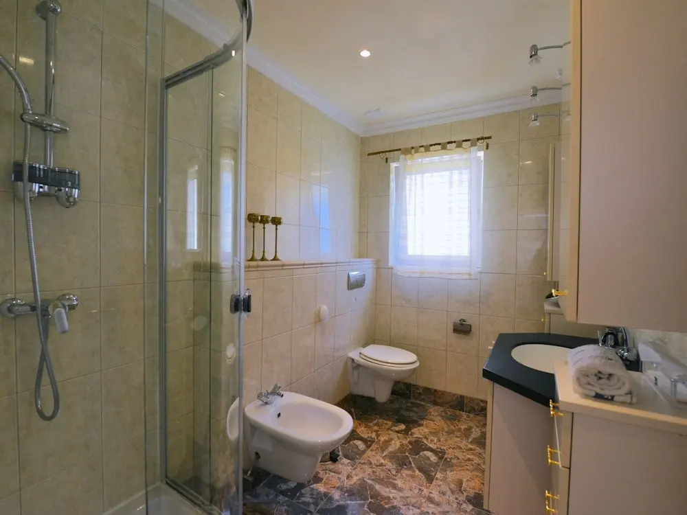 Villa in Ripenda Kras with Pool and Sauna