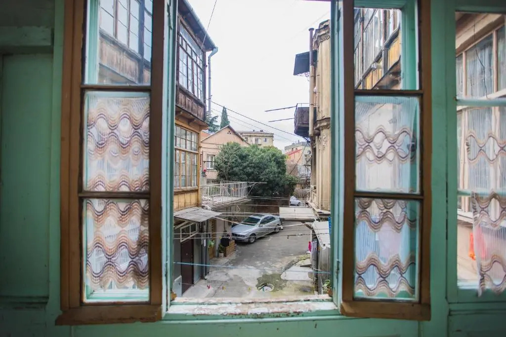 3 Min to Rustaveli Avenue