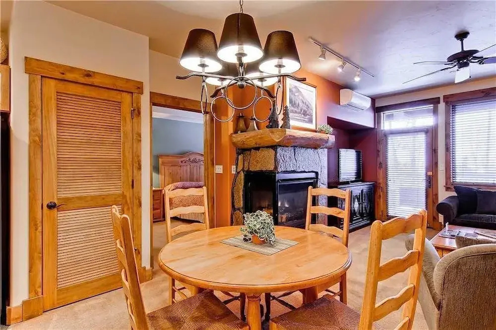 3205 Champagne Lodge, Trappeur's Crossing Apartment 2