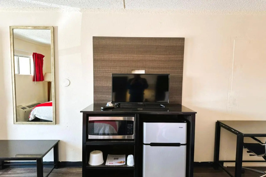 Oyo Hotel San Antonio Lackland AFB Seaworld Hwy 90 W