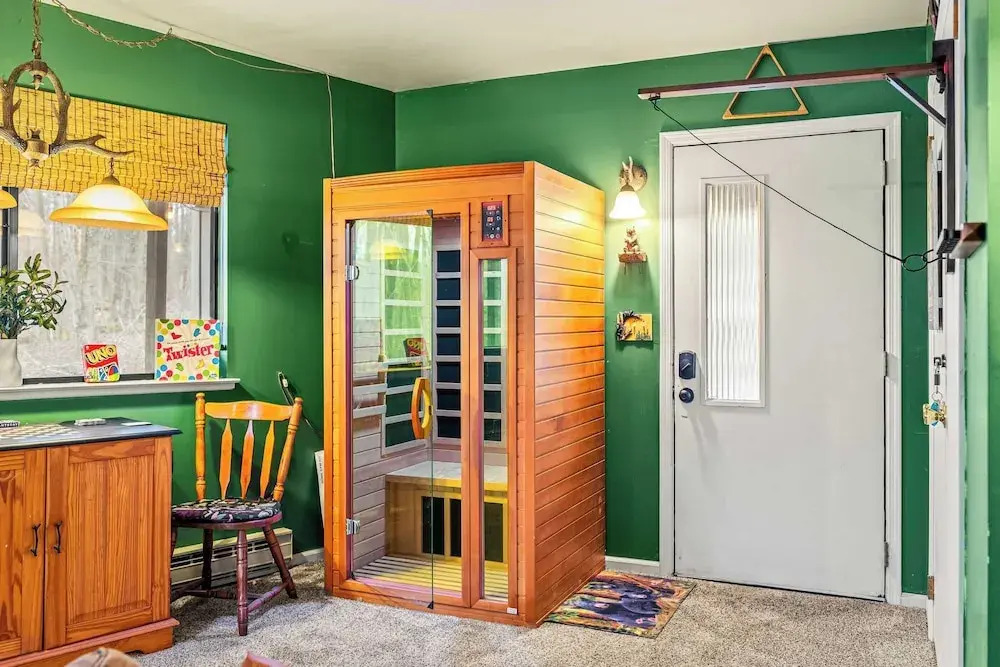 Atlas Point Lodge by Avantstay Hot Tub + Sauna + Kayaks Pet-friendly Cabin Lake Access