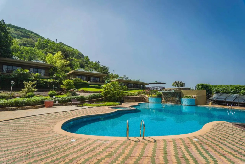 Upper Deck Resort - Highest Peak, Lonavala