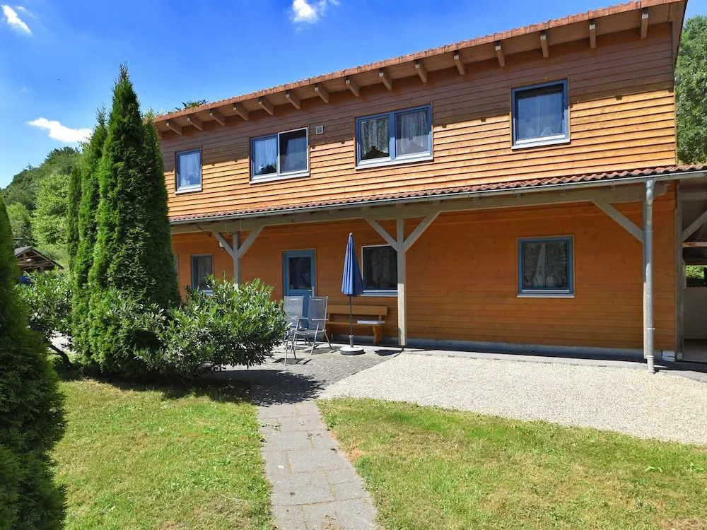 Holiday farm situated next to the Kellerwald-Edersee national park with a sunbathing lawn