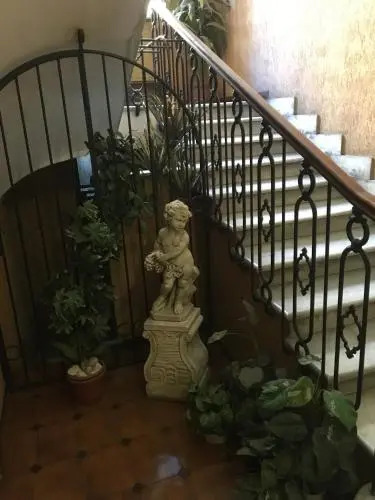 Absolute Colosseum Apartment
