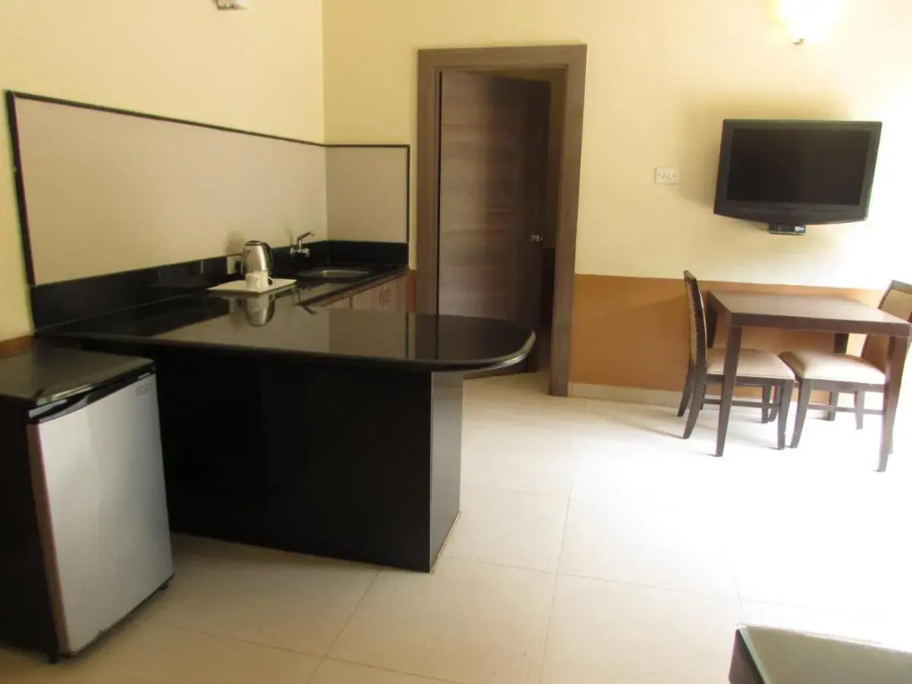 Sandalwood Hotel & Suites