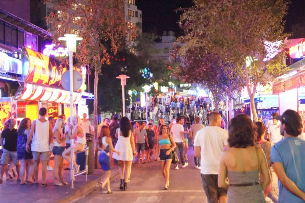 Nightlife Apartments