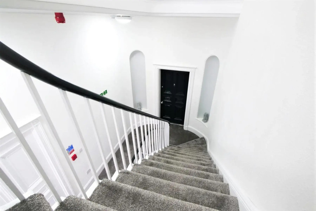 Brand New 2 Bedroom Regency Apartment In Cheltenham Town Centre - Sleeps Up To 6