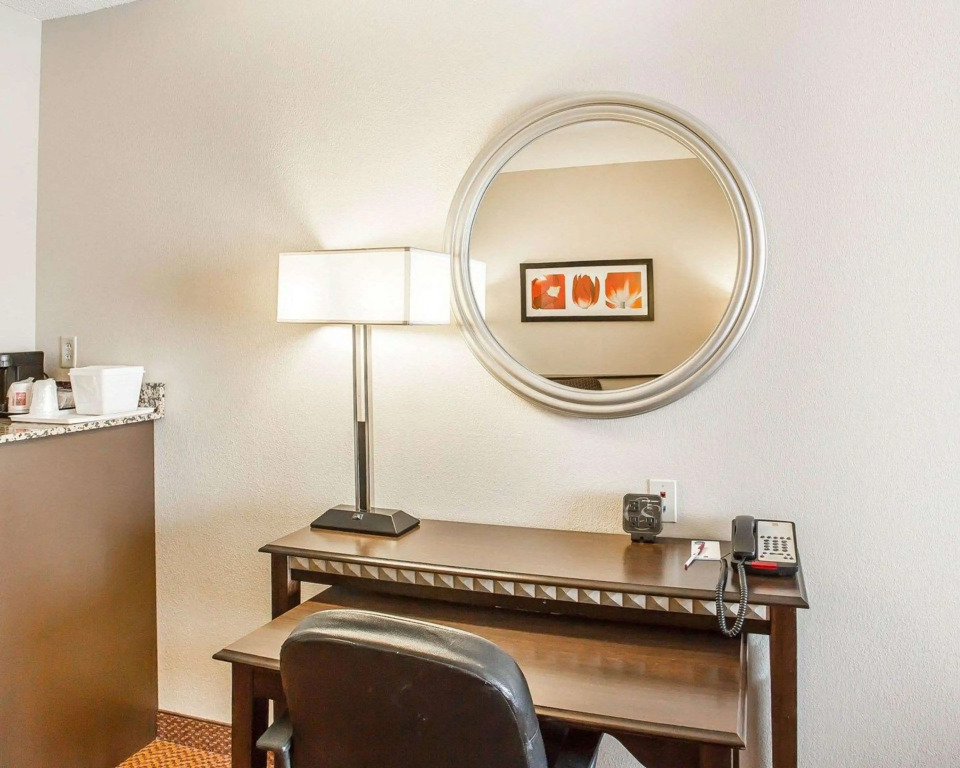 Comfort Suites Manchester near Arnold AFB