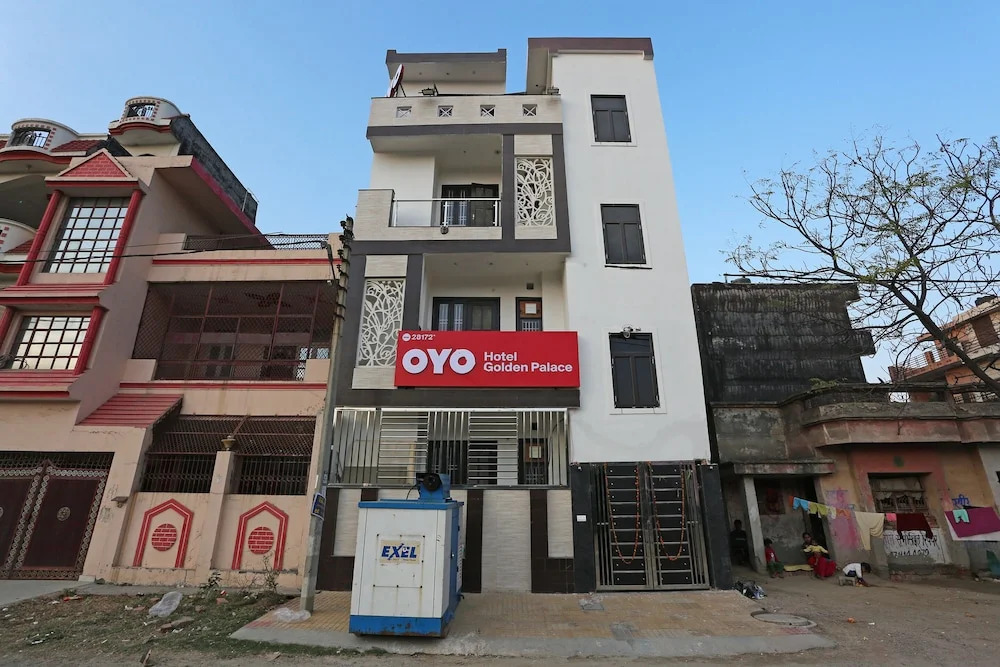 OYO 28172 Hotel Golden Palace