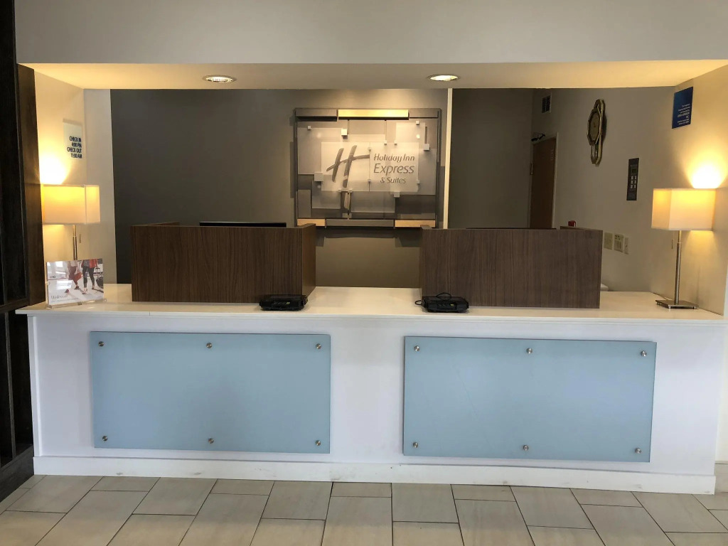 Holiday Inn Express & Suites Harrison by IHG