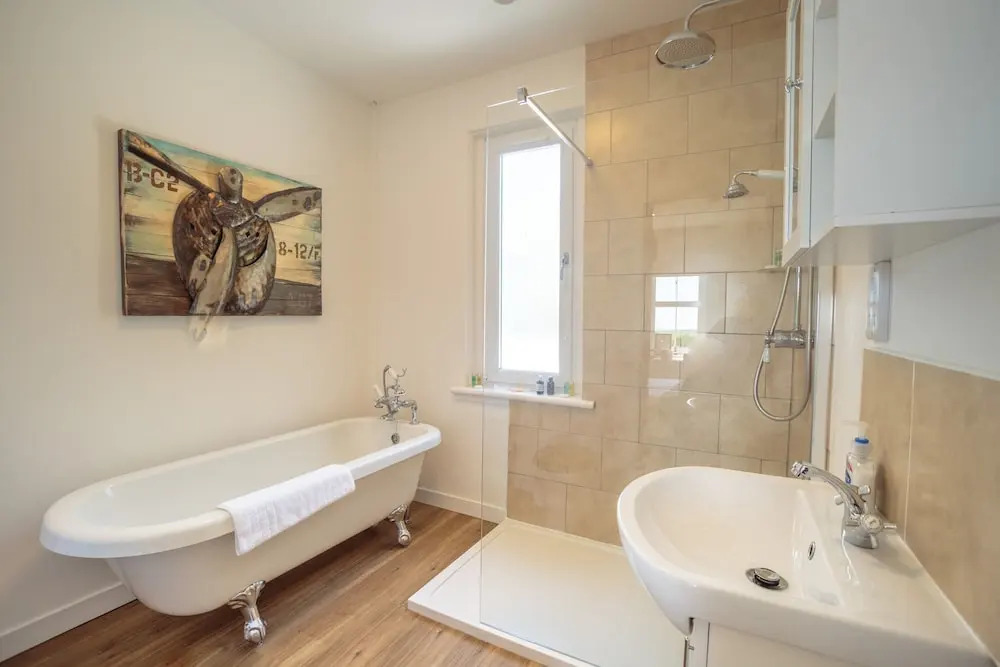 Torrs Warren Country House Hotel