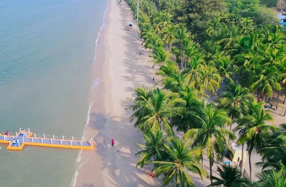 Bangsaen View Beach