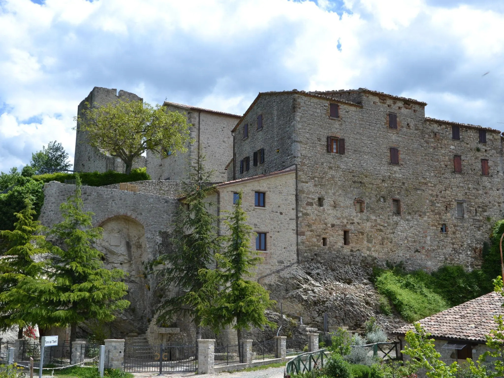 Appealing Apartment in Petrella Guidi with near Centre
