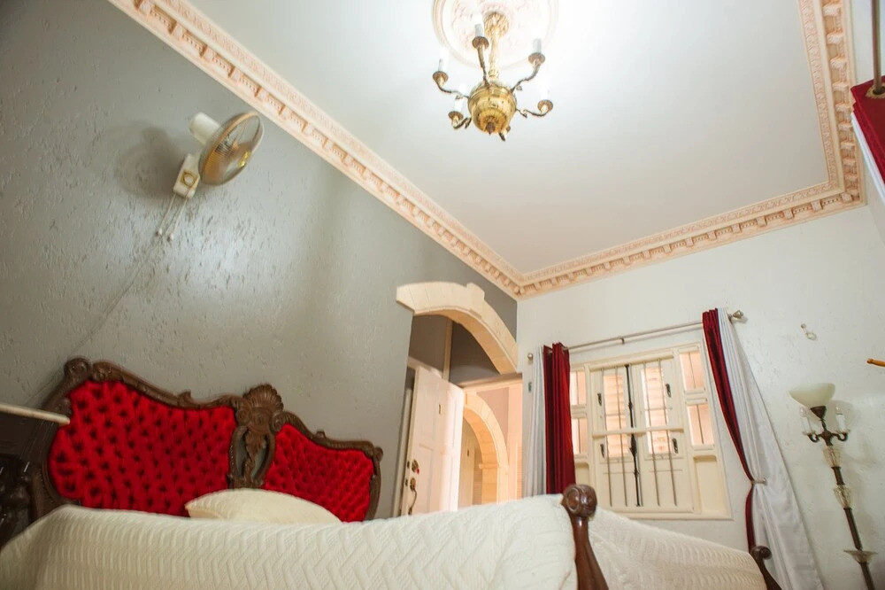 Great Colonial House