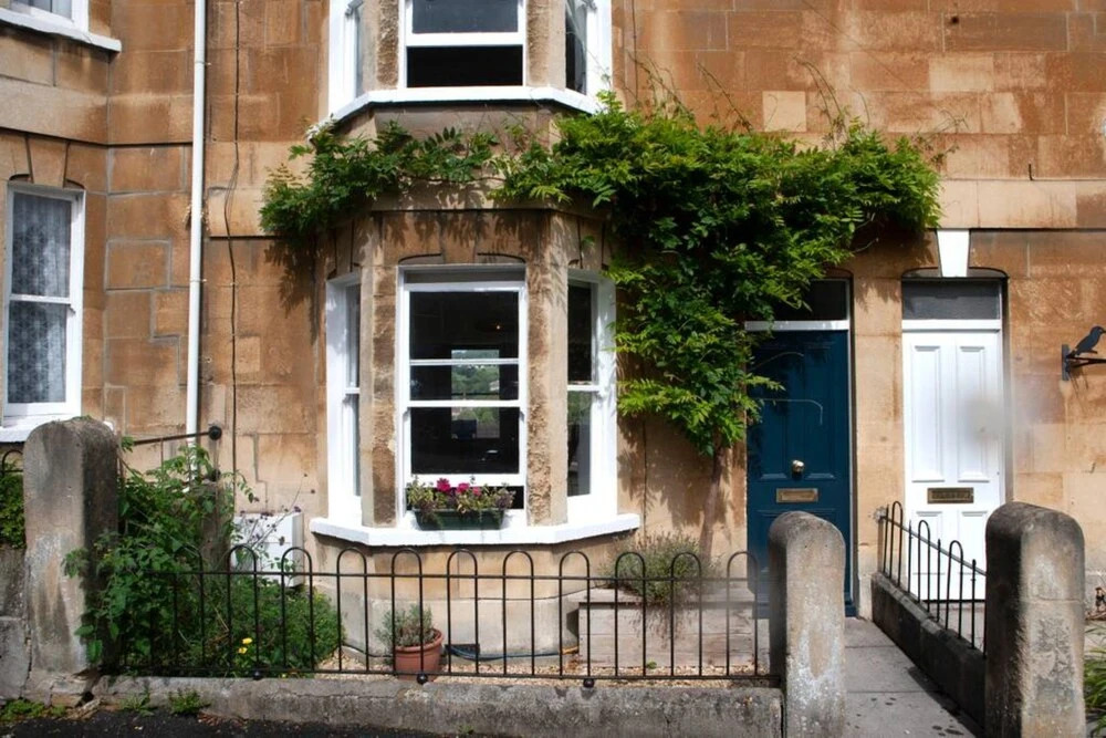 Splendid 3 Bedroom House Near Roman Bath