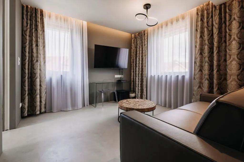 VILLA BRICOLA - Boutique Apartments