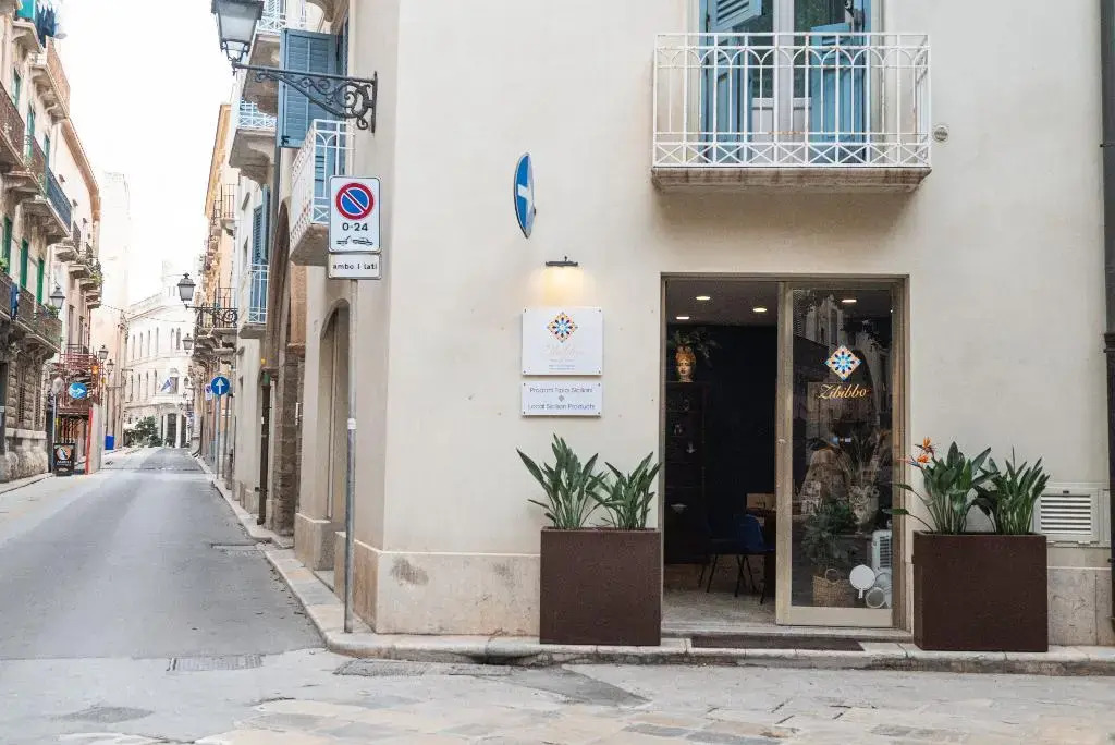 ZIBIBBO SUITES & ROOMS - Aparthotel in Centro Storico a Trapani