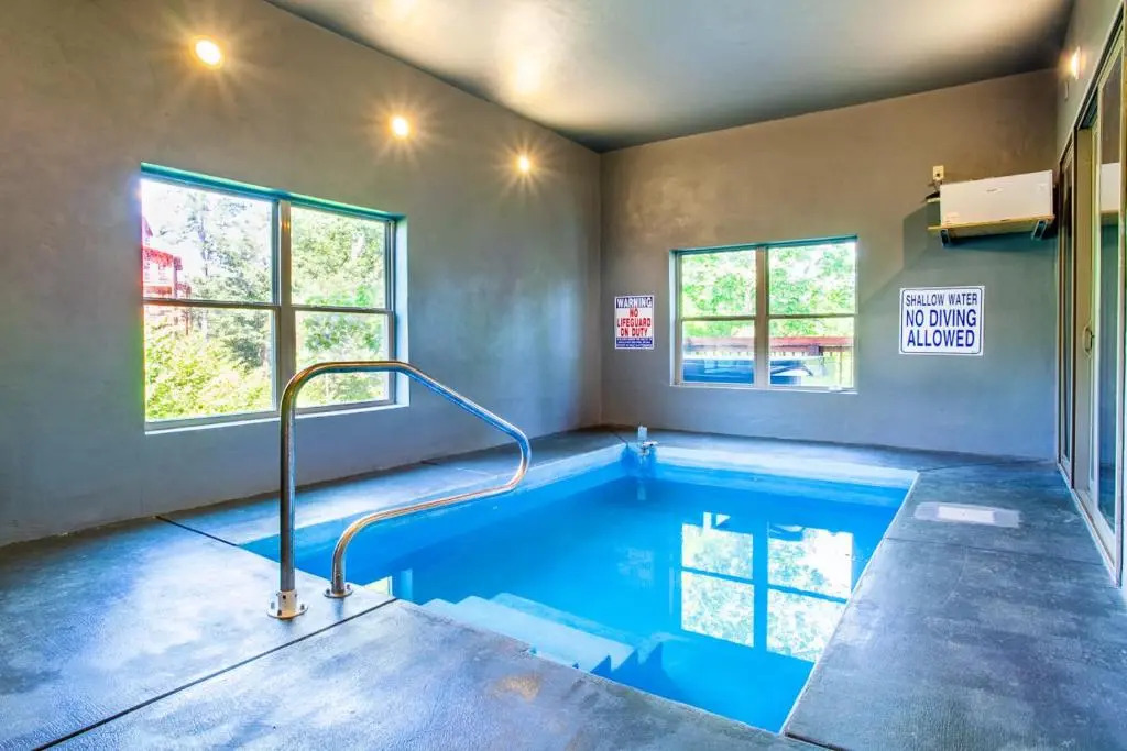 Bandit Lodge BRAND NEW CABIN w Pool