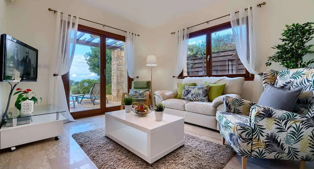 Lovely 2 bedroom Villa Kornos HG33 with private pool and golf course views, In the heart of Aphrodite Hills, near resort centre
