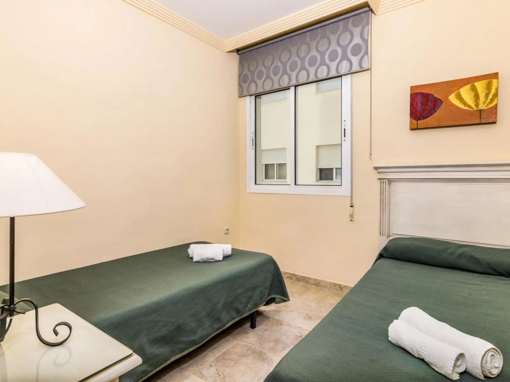 Banana Beach Marbella 6 Pax 378