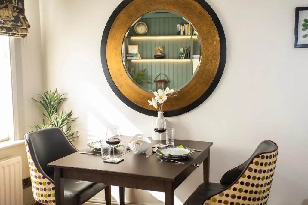 Luxury Warwick Townhouse I Walk to Castle I Dog friendly I Private patio garden I