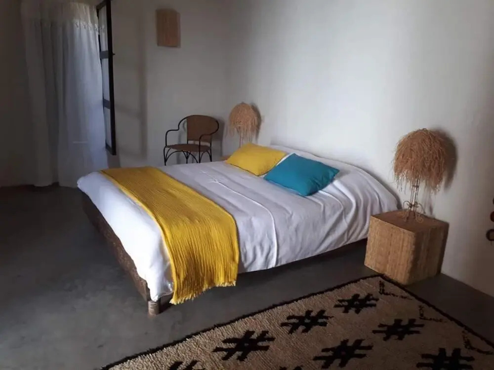Guest House 12 People, 5 Bedrooms, Overnight or Full Rental