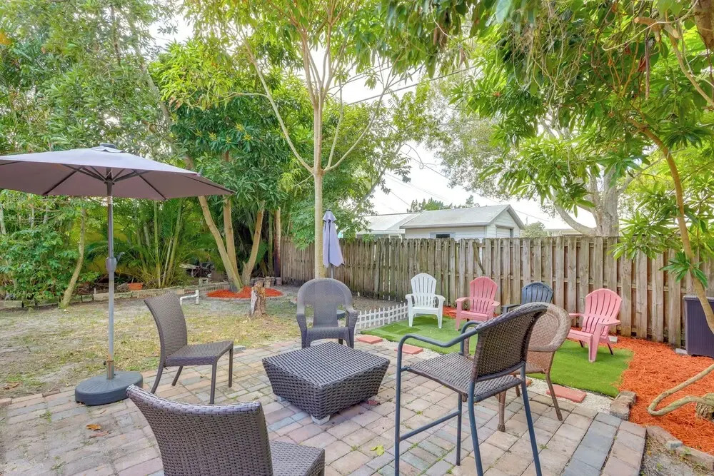 Spacious Backyard! Single-level Port St Lucie Home