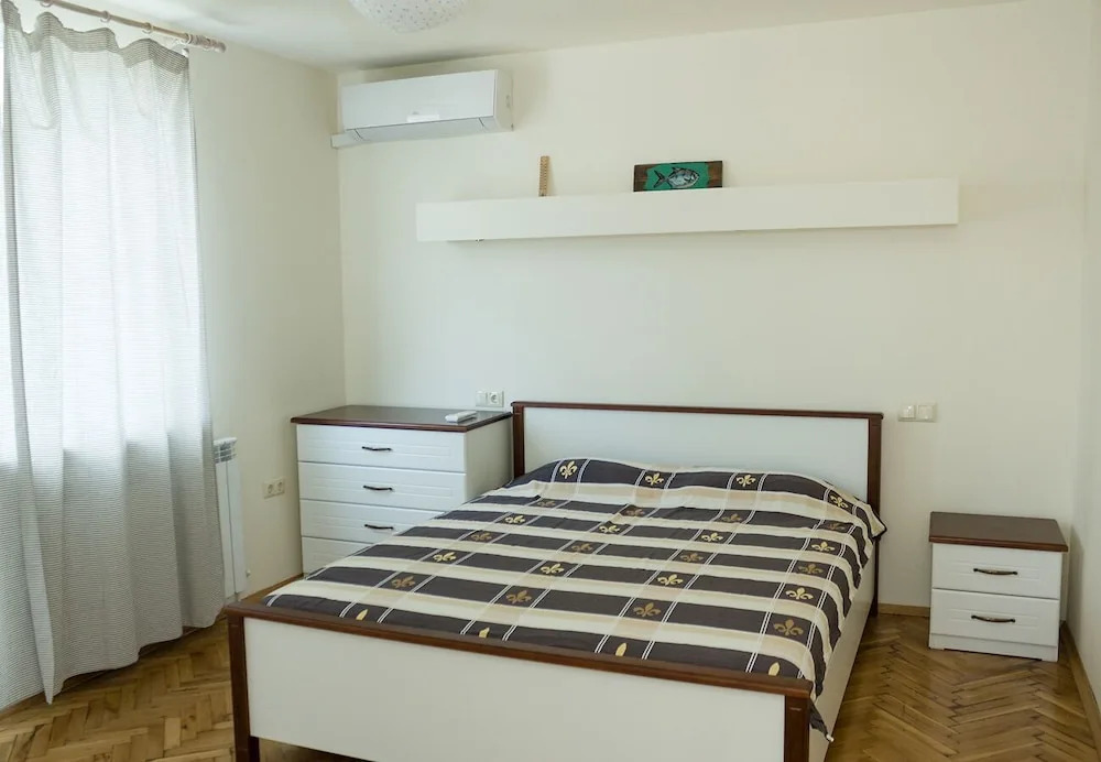 FM Deluxe 1-BDR Apartment - Just Like Home