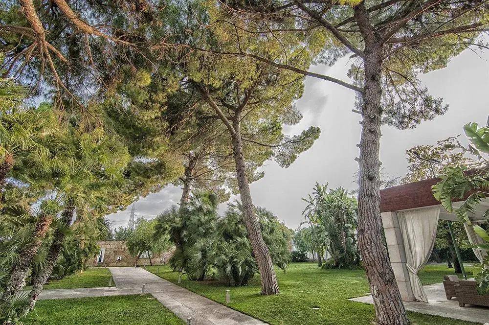 Garden Hotel