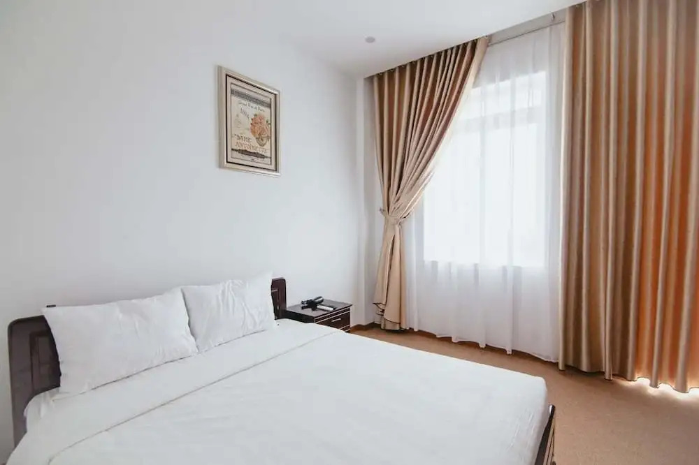 Papa Dong Hoi Hotel