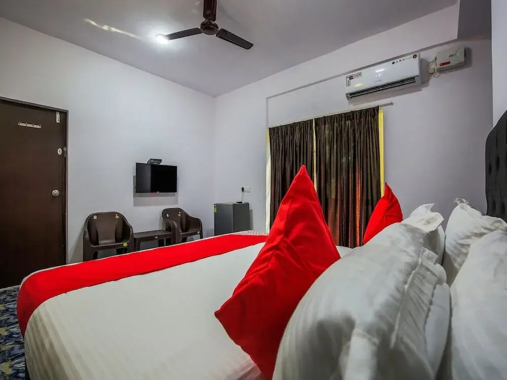 Toms Imperial Boutique by OYO Rooms