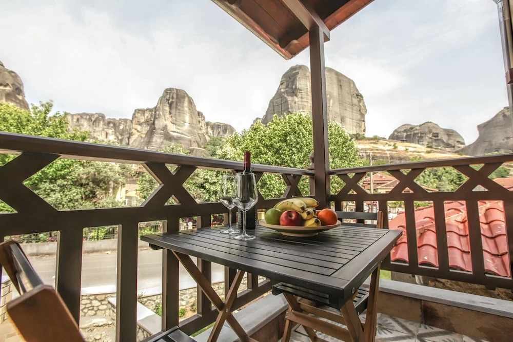 Meteora Heaven and Earth Kastraki premium suites