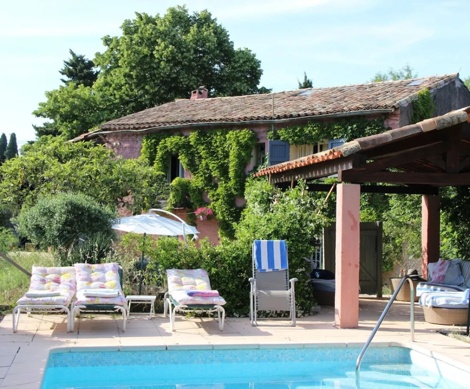 Beautiful Rustic Farmhouse Apartment With Pool