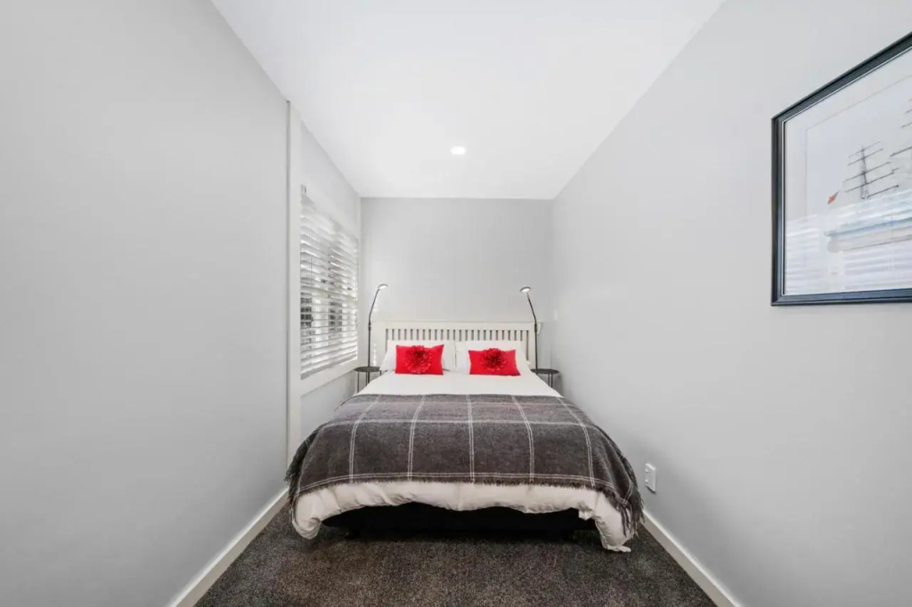 The Long House - Waikanae Holiday Home