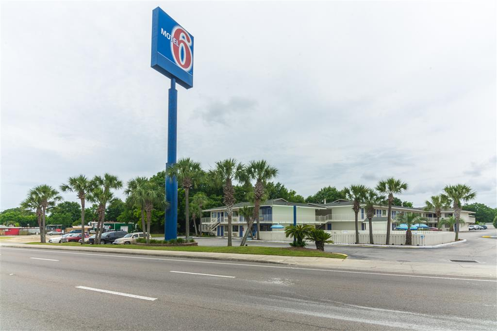 Motel 6 - Pensacola West