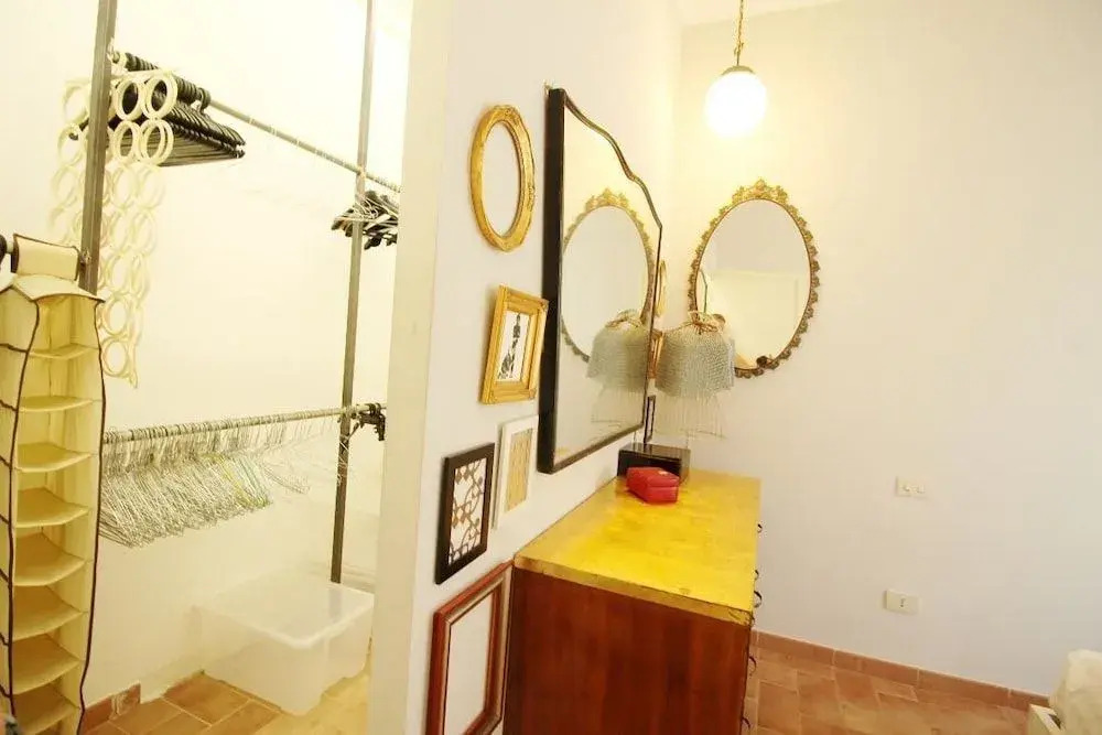 Groovy and Super-connected Apartment