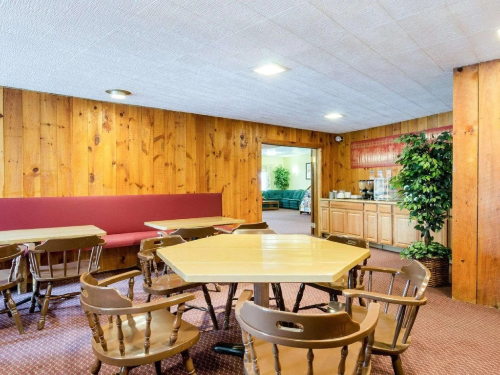Red Roof Inn Sutton