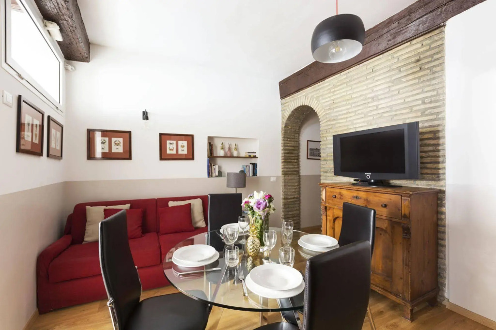 Rome Accommodation - Via Giulia