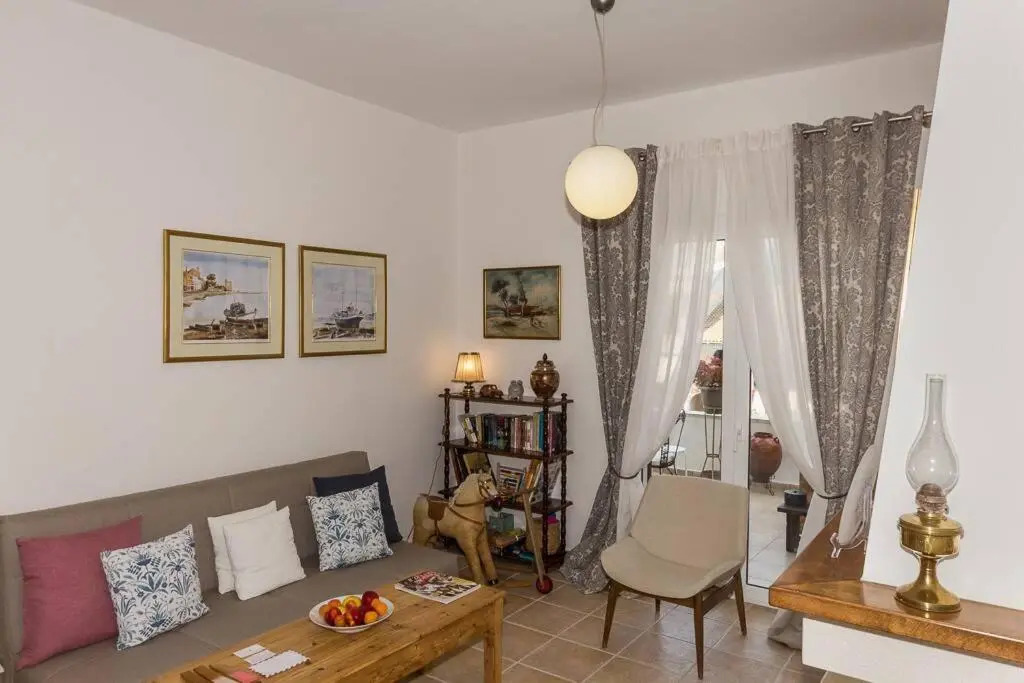 Estia House Cozy-Comfortable Apartment
