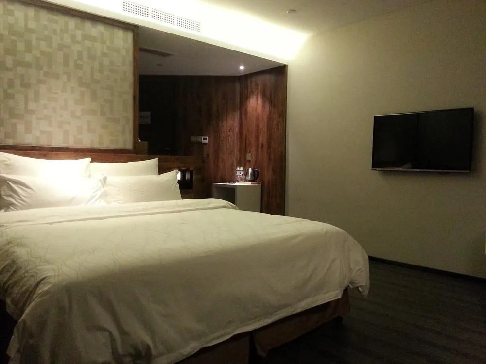 F-hotel