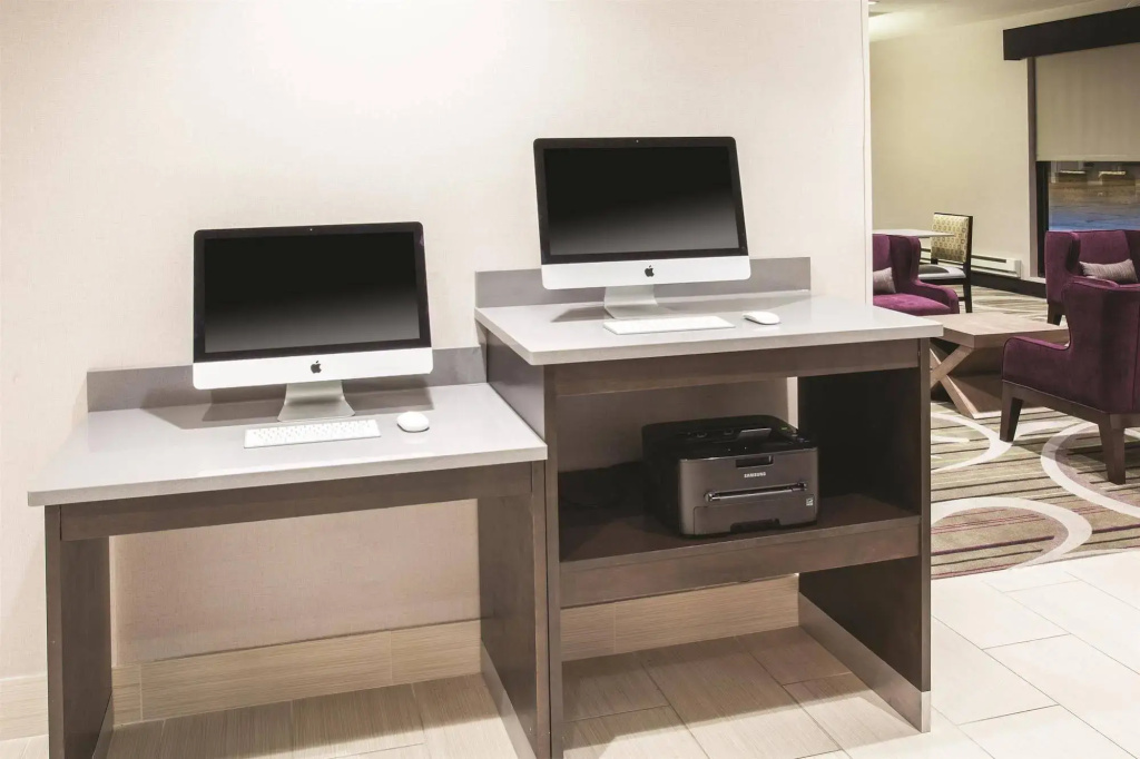 Отель Fairfield Inn & Suites by Marriott Cedar Rapids North