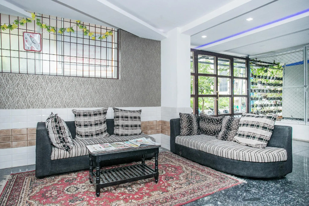 OYO 13941 NR Suites