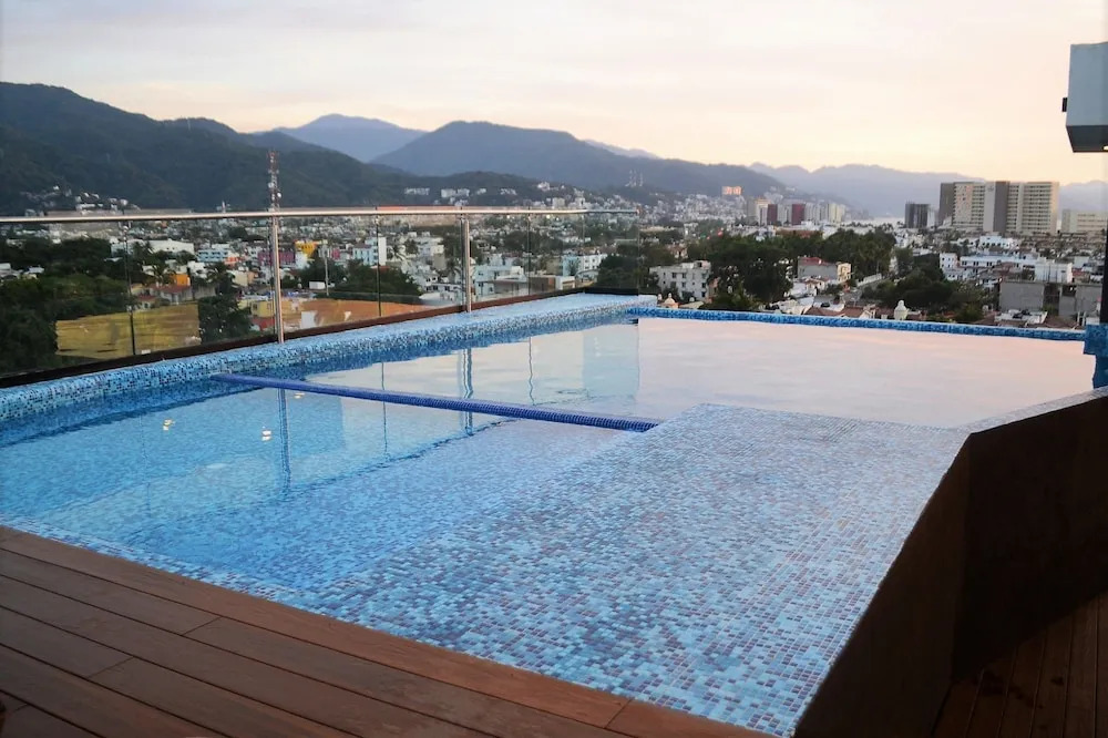 Condo Niza 266 by MDR