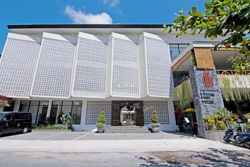 Seminyak Lagoon All Suites Hotel